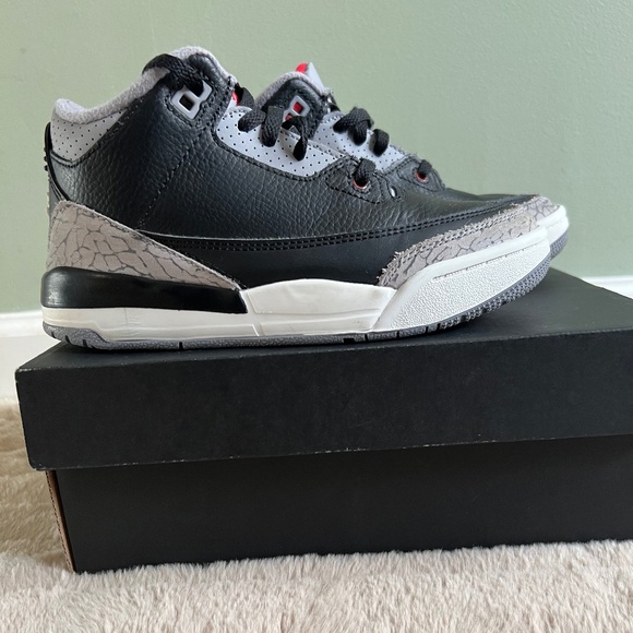 Nike Other - Jordan 3 Retro PS Size 1Y